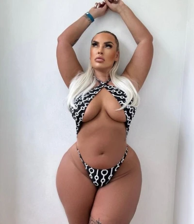 Asistentă Medicală Blondă pentru Senzatii Unice în Focșani