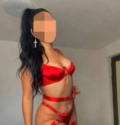 Întâlnire cu o Escortă Tatuată de 40 de Ani în Burebista · escortă 40 ani