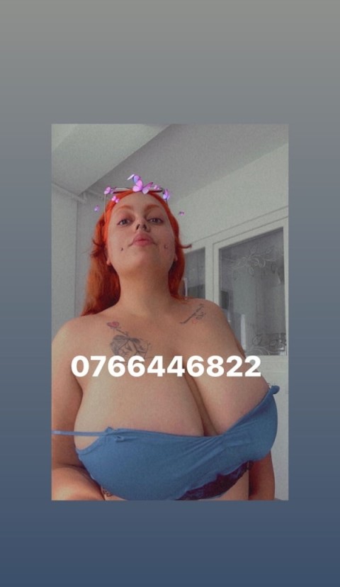 Blondă Seducătoare pentru Momente Unice