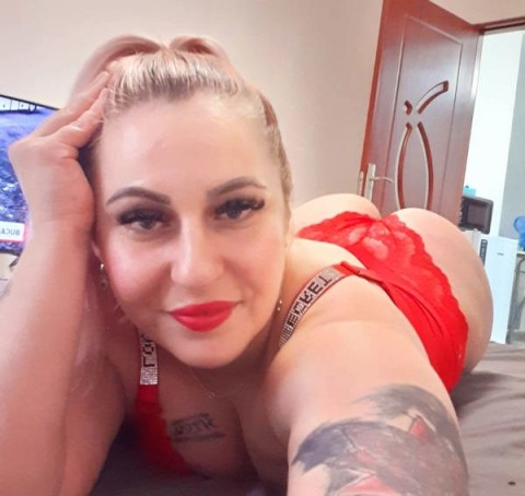 Inocentă și Seducătoare în Piața Sudului