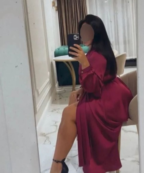 Escortă Cuplu pentru Momente de Neuitat